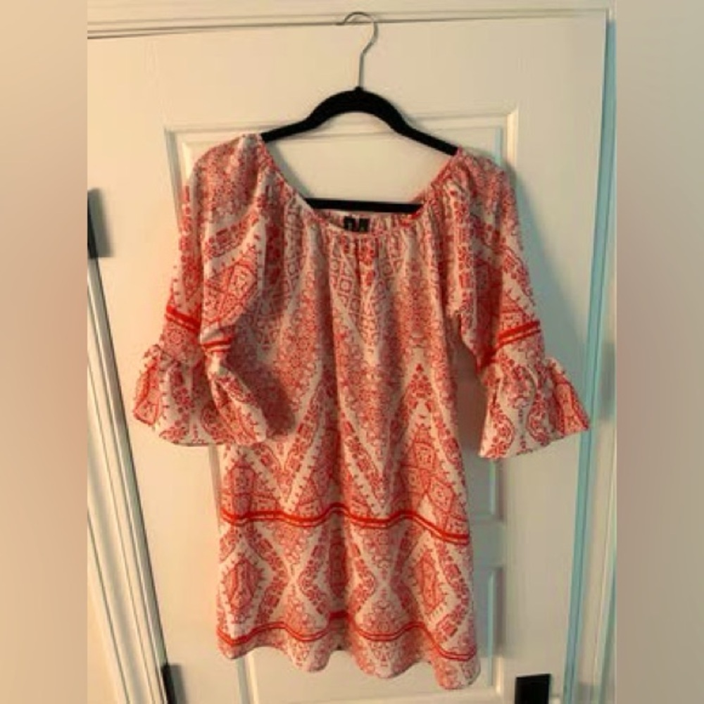 Want & Need shift dress with coral floral design